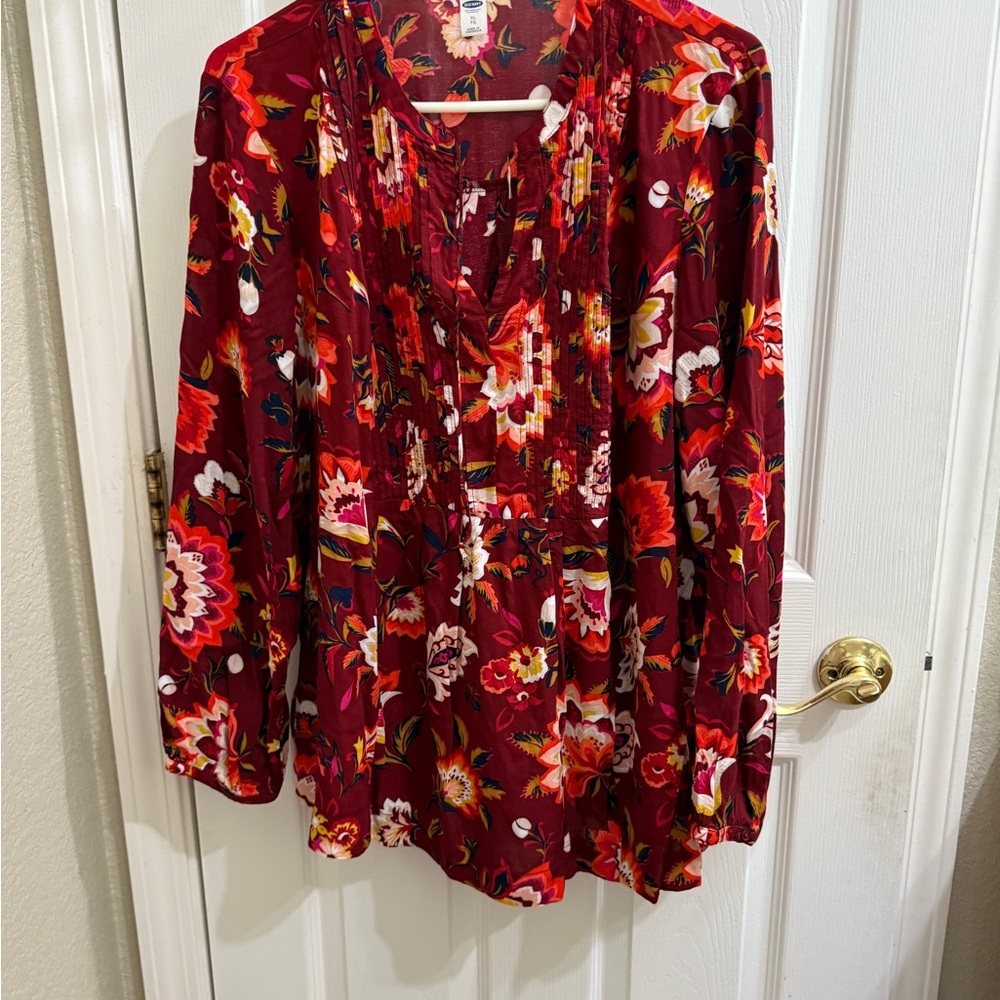 Old Navy Floral Red Women's Top